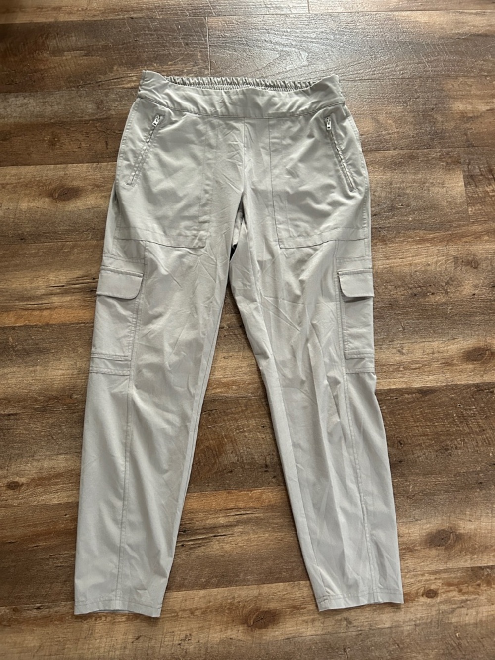 Athleta Chelsea Cargo‎ Pants  Women Sz 10 Gray Taupe Lightweight Pull On